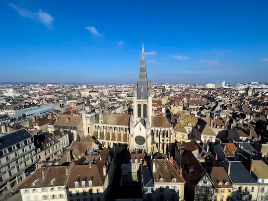 Burgundy Wine Tour 123rf Dijon