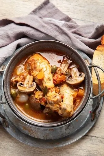 Burgundy Wine Tour 123rf coq au vin